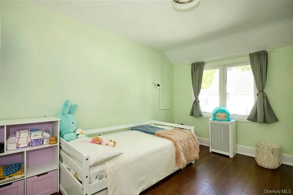 4 Glenwolde Park, Greenburgh, NY, 3 Bedrooms Bedrooms, 8 Rooms Rooms,2 BathroomsBathrooms,Residential Lease,For Rent,Glenwolde,0,1009030 4 Glenwolde Park, Greenburgh, NY, 3 Bedrooms Bedrooms, 8 Rooms Rooms,2 BathroomsBathrooms,Residential Lease,For Rent,Glenwolde,0,1009030