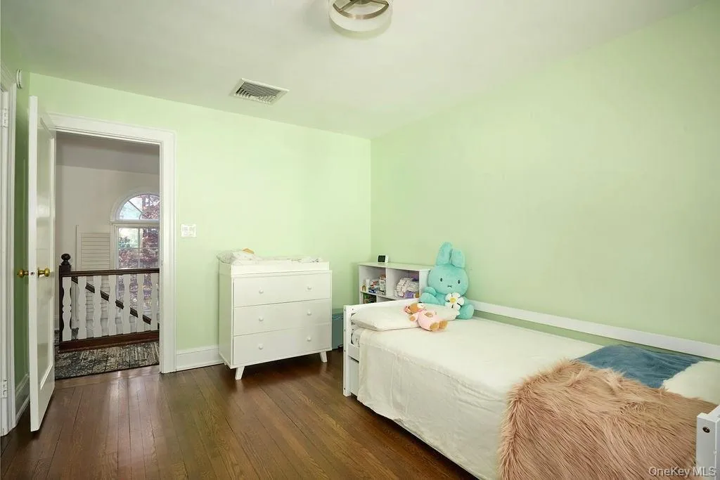 4 Glenwolde Park, Greenburgh, NY, 3 Bedrooms Bedrooms, 8 Rooms Rooms,2 BathroomsBathrooms,Residential Lease,For Rent,Glenwolde,0,1009030 4 Glenwolde Park, Greenburgh, NY, 3 Bedrooms Bedrooms, 8 Rooms Rooms,2 BathroomsBathrooms,Residential Lease,For Rent,Glenwolde,0,1009030