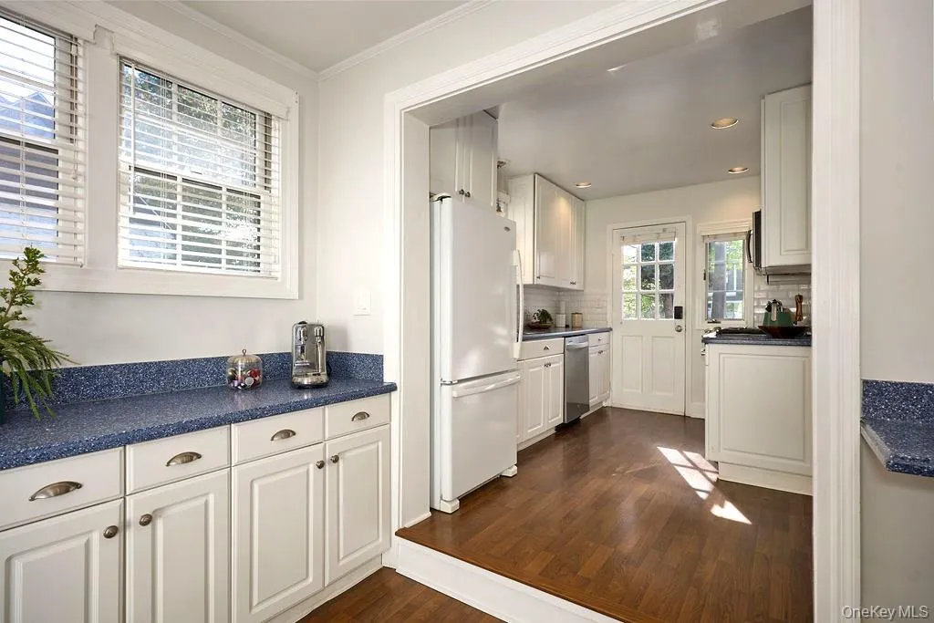 4 Glenwolde Park, Greenburgh, NY, 3 Bedrooms Bedrooms, 8 Rooms Rooms,2 BathroomsBathrooms,Residential Lease,For Rent,Glenwolde,0,1009030 4 Glenwolde Park, Greenburgh, NY, 3 Bedrooms Bedrooms, 8 Rooms Rooms,2 BathroomsBathrooms,Residential Lease,For Rent,Glenwolde,0,1009030