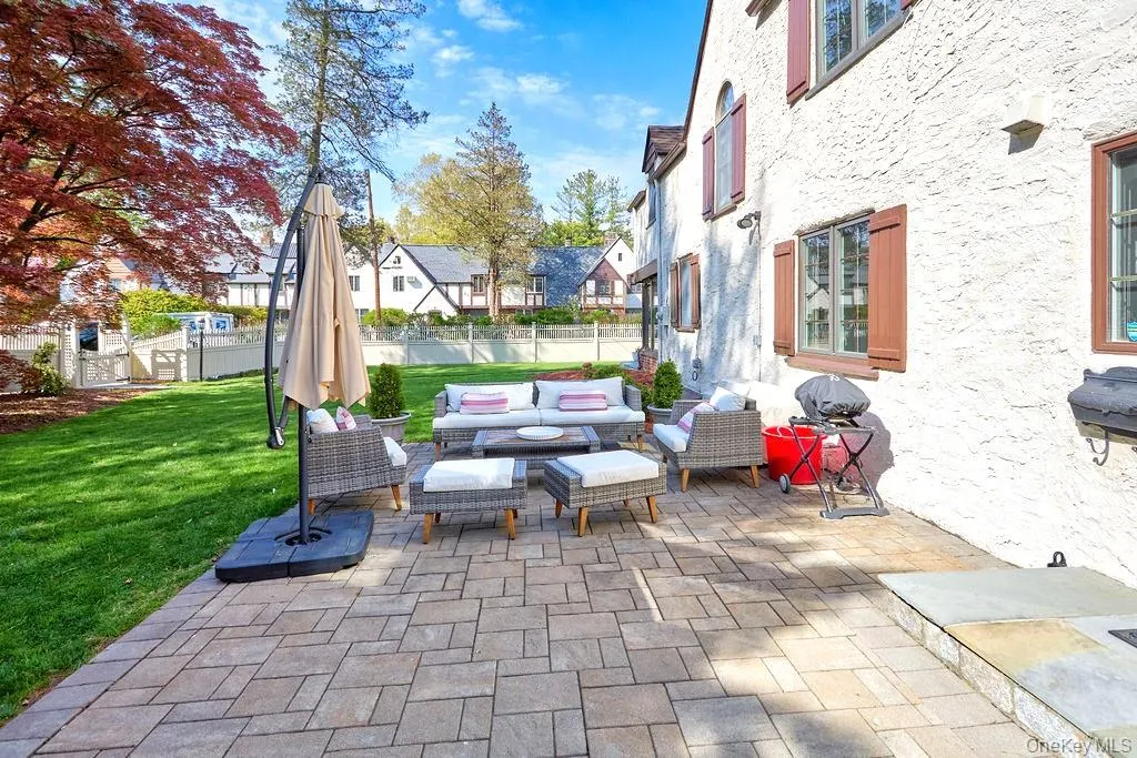 4 Glenwolde Park, Greenburgh, NY, 3 Bedrooms Bedrooms, 8 Rooms Rooms,2 BathroomsBathrooms,Residential Lease,For Rent,Glenwolde,0,1009030 4 Glenwolde Park, Greenburgh, NY, 3 Bedrooms Bedrooms, 8 Rooms Rooms,2 BathroomsBathrooms,Residential Lease,For Rent,Glenwolde,0,1009030