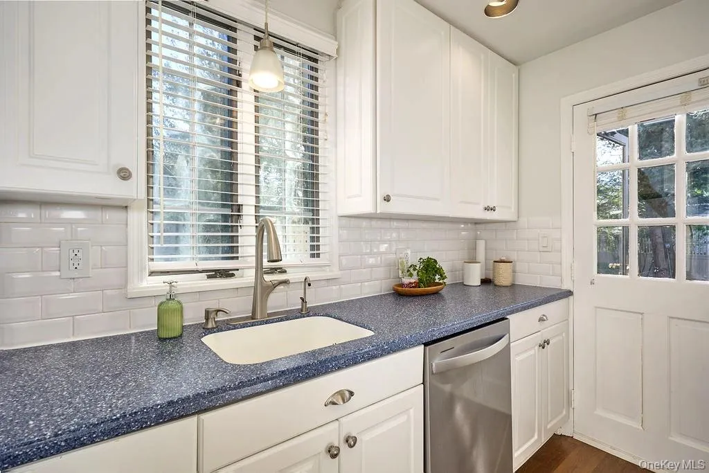 4 Glenwolde Park, Greenburgh, NY, 3 Bedrooms Bedrooms, 8 Rooms Rooms,2 BathroomsBathrooms,Residential Lease,For Rent,Glenwolde,0,1009030 4 Glenwolde Park, Greenburgh, NY, 3 Bedrooms Bedrooms, 8 Rooms Rooms,2 BathroomsBathrooms,Residential Lease,For Rent,Glenwolde,0,1009030