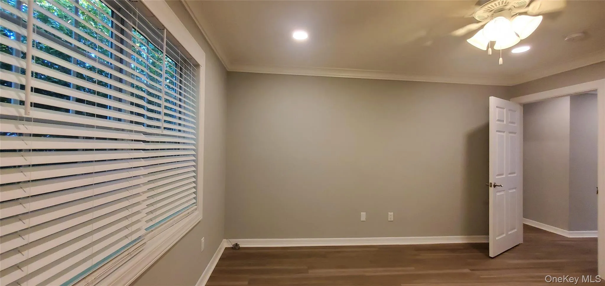 81 Secatogue Avenue, Oyster Bay, NY, 2 Bedrooms Bedrooms, 4 Rooms Rooms,1 BathroomBathrooms,Residential Lease,For Rent,Secatogue,0,1009035 81 Secatogue Avenue, Oyster Bay, NY, 2 Bedrooms Bedrooms, 4 Rooms Rooms,1 BathroomBathrooms,Residential Lease,For Rent,Secatogue,0,1009035