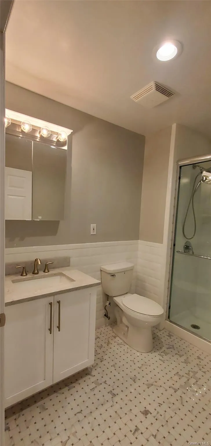 81 Secatogue Avenue, Oyster Bay, NY, 2 Bedrooms Bedrooms, 4 Rooms Rooms,1 BathroomBathrooms,Residential Lease,For Rent,Secatogue,0,1009035 81 Secatogue Avenue, Oyster Bay, NY, 2 Bedrooms Bedrooms, 4 Rooms Rooms,1 BathroomBathrooms,Residential Lease,For Rent,Secatogue,0,1009035