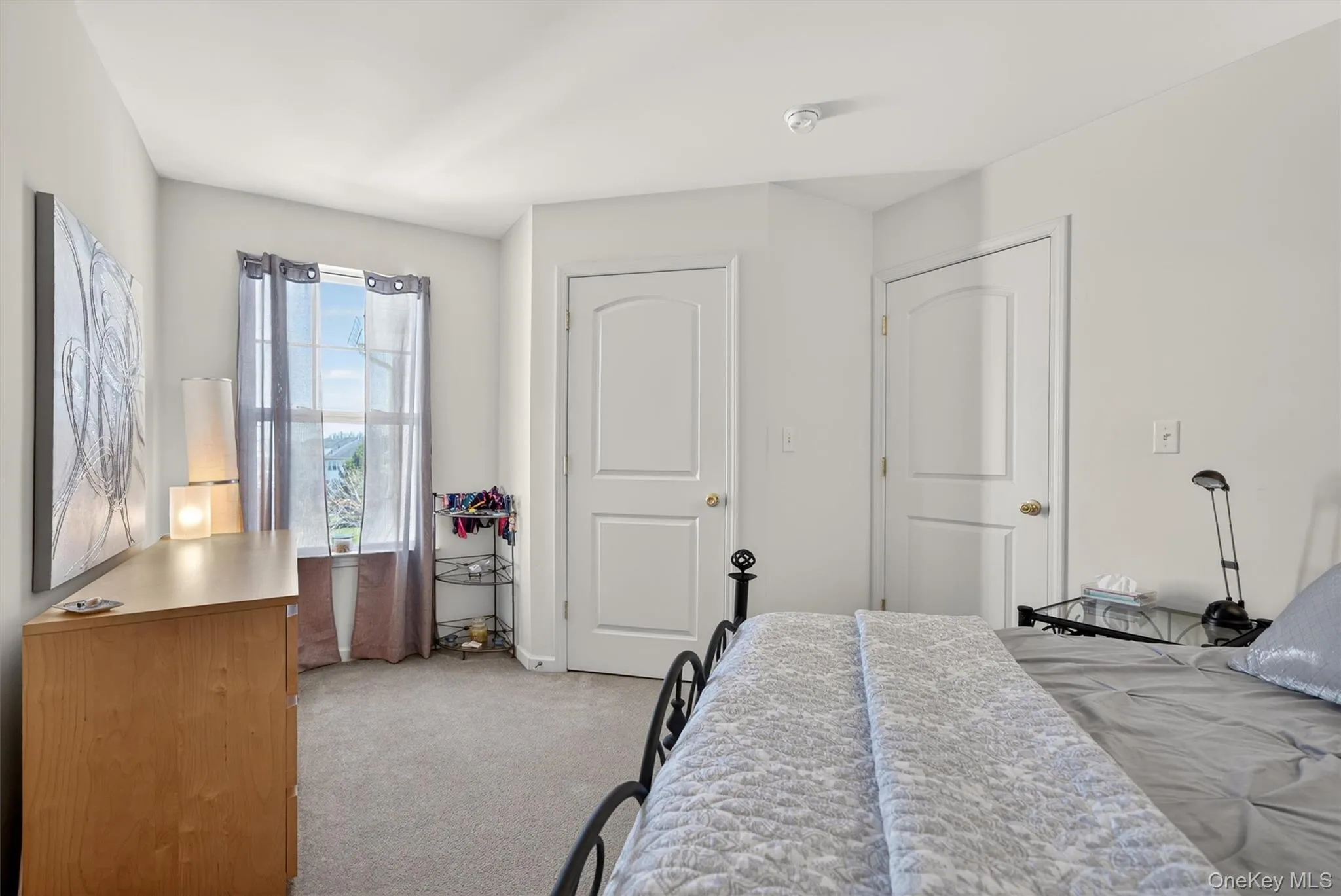 2nd spacious bedroom with walk-in closet 2nd spacious bedroom with walk-in closet