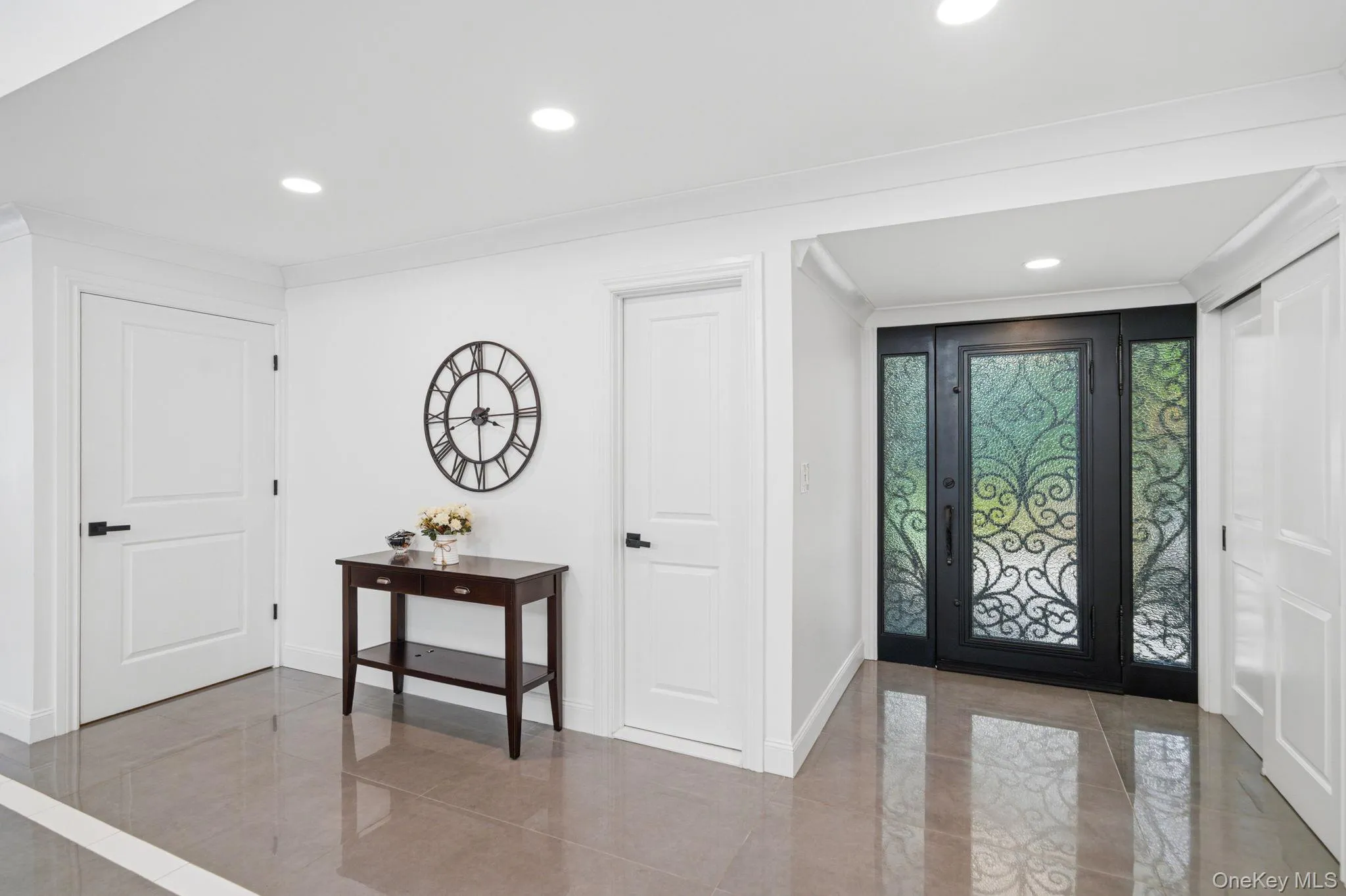 Bright and open floor plan Bright and open floor plan