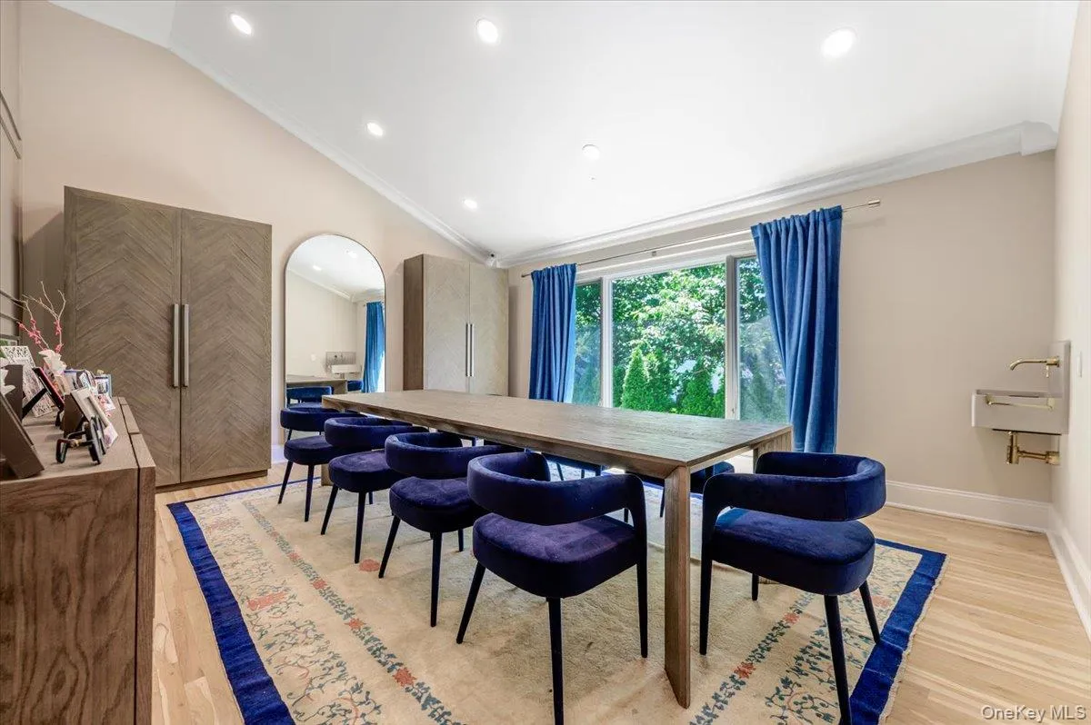 4 Poplar Court, North Hempstead, NY, 6 Bedrooms Bedrooms, 11 Rooms Rooms,4 BathroomsBathrooms,Residential,For Rent,Poplar,0,1009053 4 Poplar Court, North Hempstead, NY, 6 Bedrooms Bedrooms, 11 Rooms Rooms,4 BathroomsBathrooms,Residential,For Rent,Poplar,0,1009053