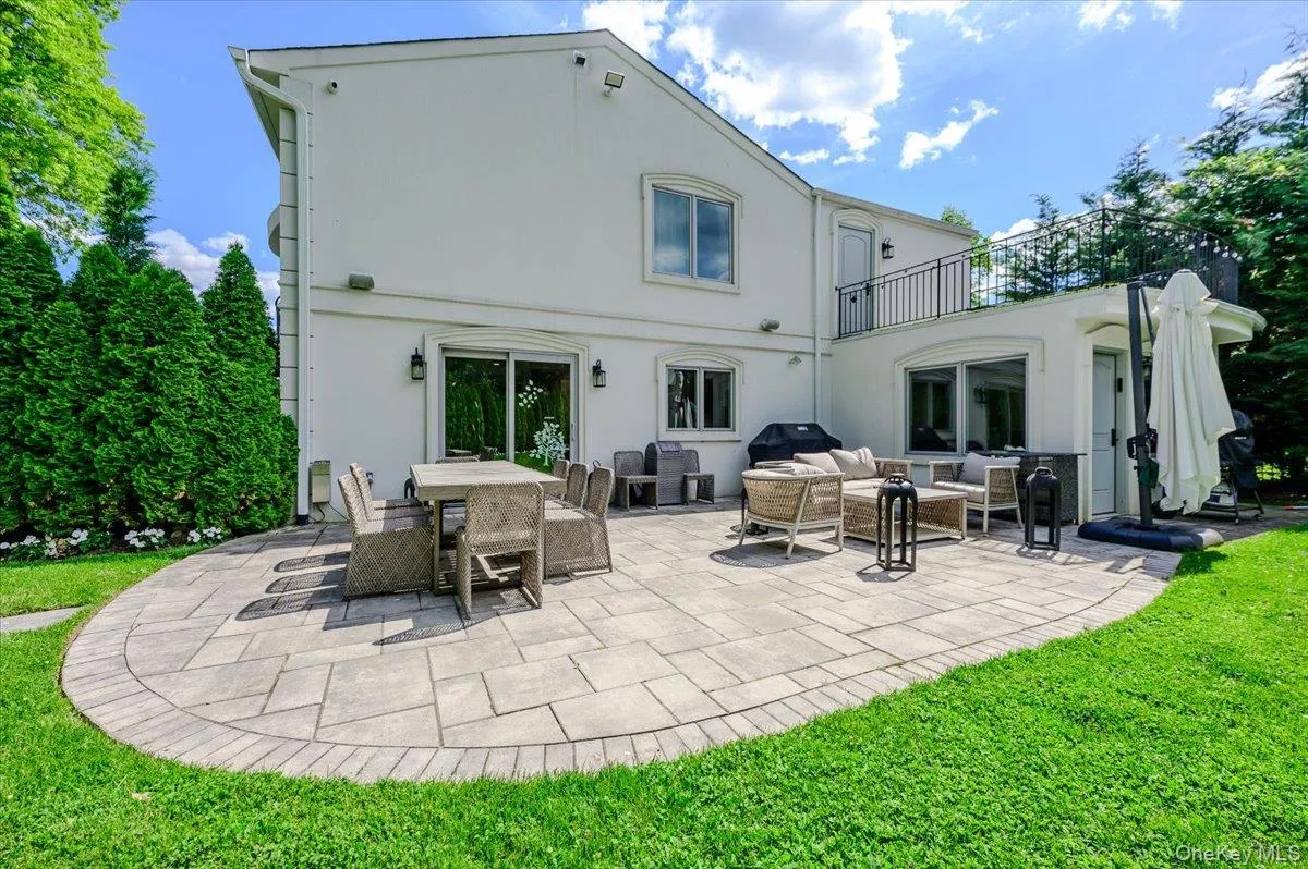 4 Poplar Court, North Hempstead, NY, 6 Bedrooms Bedrooms, 11 Rooms Rooms,4 BathroomsBathrooms,Residential,For Rent,Poplar,0,1009053 4 Poplar Court, North Hempstead, NY, 6 Bedrooms Bedrooms, 11 Rooms Rooms,4 BathroomsBathrooms,Residential,For Rent,Poplar,0,1009053