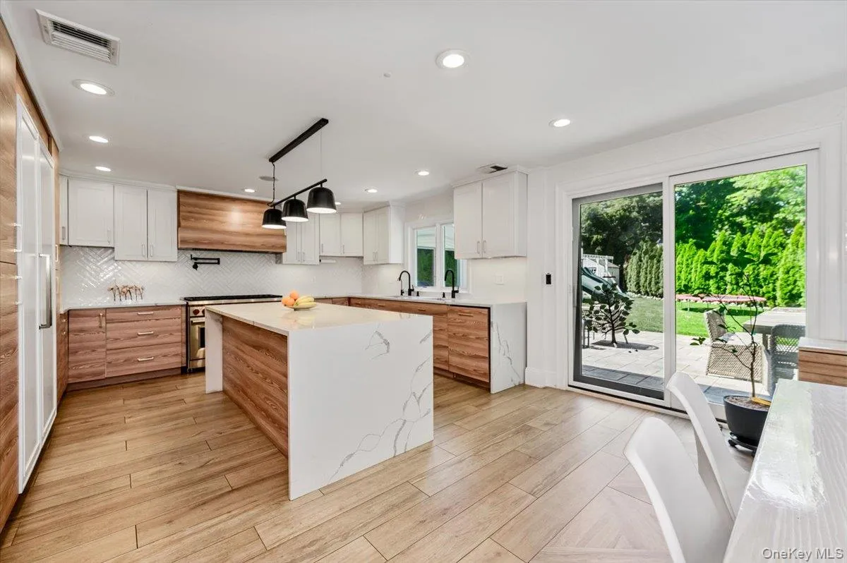4 Poplar Court, North Hempstead, NY, 6 Bedrooms Bedrooms, 11 Rooms Rooms,4 BathroomsBathrooms,Residential,For Rent,Poplar,0,1009053 4 Poplar Court, North Hempstead, NY, 6 Bedrooms Bedrooms, 11 Rooms Rooms,4 BathroomsBathrooms,Residential,For Rent,Poplar,0,1009053