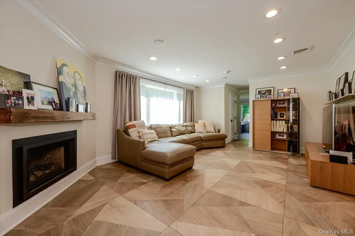 4 Poplar Court, North Hempstead, NY, 6 Bedrooms Bedrooms, 11 Rooms Rooms,4 BathroomsBathrooms,Residential,For Rent,Poplar,0,1009053 4 Poplar Court, North Hempstead, NY, 6 Bedrooms Bedrooms, 11 Rooms Rooms,4 BathroomsBathrooms,Residential,For Rent,Poplar,0,1009053