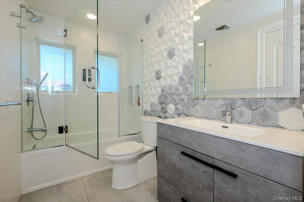 4 Poplar Court, North Hempstead, NY, 6 Bedrooms Bedrooms, 11 Rooms Rooms,4 BathroomsBathrooms,Residential,For Rent,Poplar,0,1009053 4 Poplar Court, North Hempstead, NY, 6 Bedrooms Bedrooms, 11 Rooms Rooms,4 BathroomsBathrooms,Residential,For Rent,Poplar,0,1009053