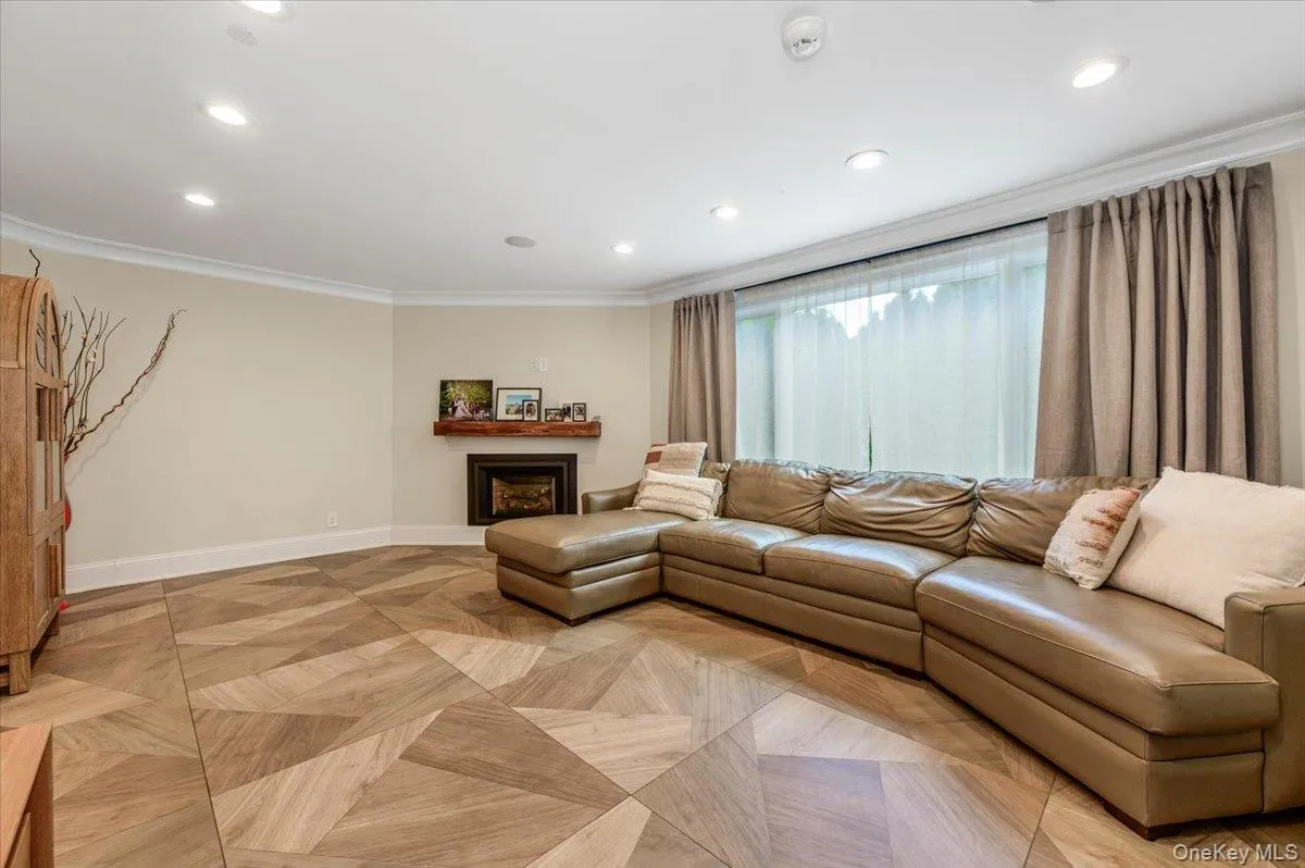 4 Poplar Court, North Hempstead, NY, 6 Bedrooms Bedrooms, 11 Rooms Rooms,4 BathroomsBathrooms,Residential,For Rent,Poplar,0,1009053 4 Poplar Court, North Hempstead, NY, 6 Bedrooms Bedrooms, 11 Rooms Rooms,4 BathroomsBathrooms,Residential,For Rent,Poplar,0,1009053