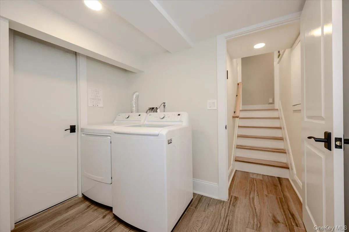 4 Poplar Court, North Hempstead, NY, 6 Bedrooms Bedrooms, 11 Rooms Rooms,4 BathroomsBathrooms,Residential,For Rent,Poplar,0,1009053 4 Poplar Court, North Hempstead, NY, 6 Bedrooms Bedrooms, 11 Rooms Rooms,4 BathroomsBathrooms,Residential,For Rent,Poplar,0,1009053