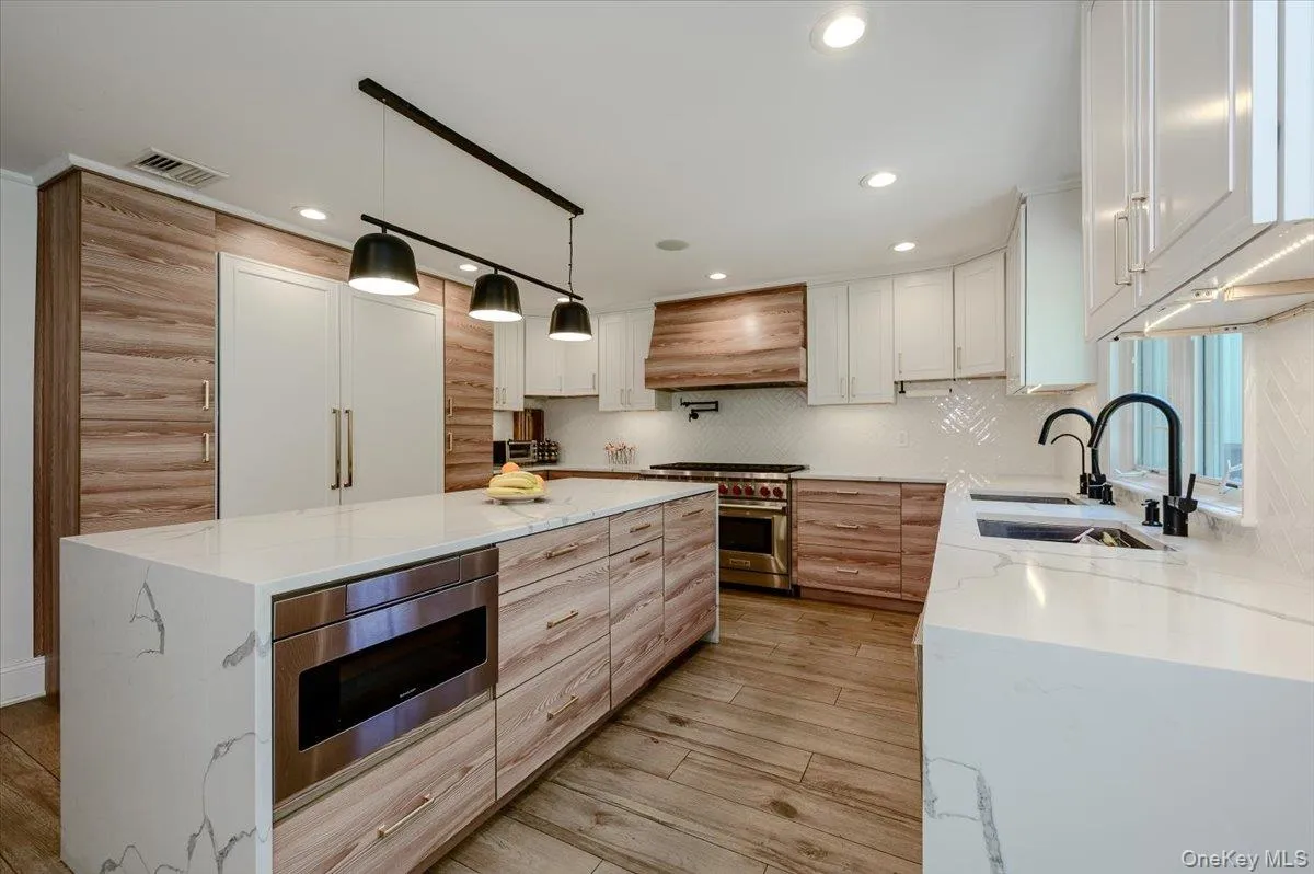 4 Poplar Court, North Hempstead, NY, 6 Bedrooms Bedrooms, 11 Rooms Rooms,4 BathroomsBathrooms,Residential,For Rent,Poplar,0,1009053 4 Poplar Court, North Hempstead, NY, 6 Bedrooms Bedrooms, 11 Rooms Rooms,4 BathroomsBathrooms,Residential,For Rent,Poplar,0,1009053