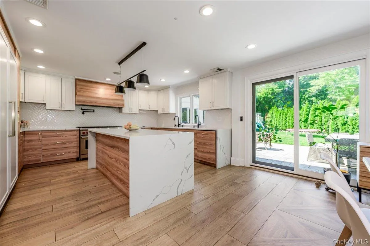 4 Poplar Court, North Hempstead, NY, 6 Bedrooms Bedrooms, 11 Rooms Rooms,4 BathroomsBathrooms,Residential,For Rent,Poplar,0,1009053 4 Poplar Court, North Hempstead, NY, 6 Bedrooms Bedrooms, 11 Rooms Rooms,4 BathroomsBathrooms,Residential,For Rent,Poplar,0,1009053