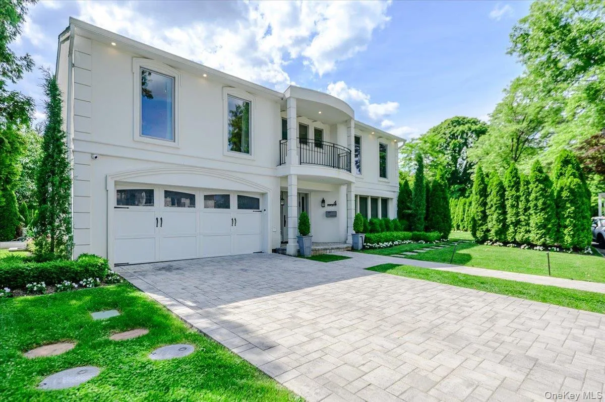 4 Poplar Court, North Hempstead, NY, 6 Bedrooms Bedrooms, 11 Rooms Rooms,4 BathroomsBathrooms,Residential,For Rent,Poplar,0,1009053 4 Poplar Court, North Hempstead, NY, 6 Bedrooms Bedrooms, 11 Rooms Rooms,4 BathroomsBathrooms,Residential,For Rent,Poplar,0,1009053