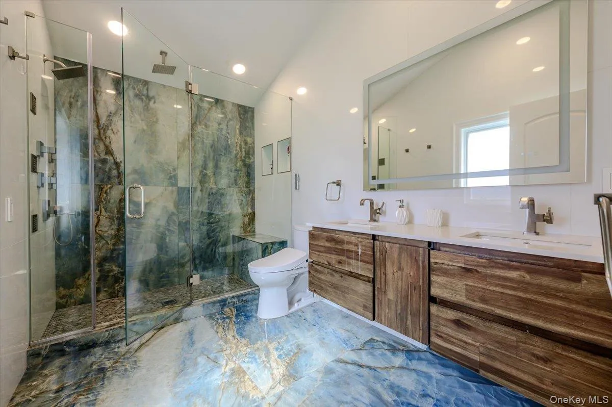 4 Poplar Court, North Hempstead, NY, 6 Bedrooms Bedrooms, 11 Rooms Rooms,4 BathroomsBathrooms,Residential,For Rent,Poplar,0,1009053 4 Poplar Court, North Hempstead, NY, 6 Bedrooms Bedrooms, 11 Rooms Rooms,4 BathroomsBathrooms,Residential,For Rent,Poplar,0,1009053