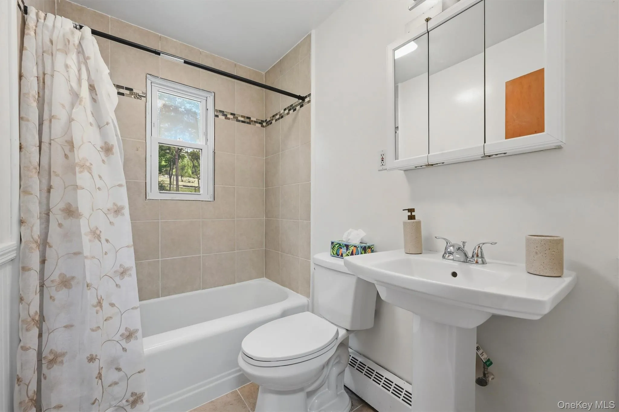 21 Hillside Avenue, Fallsburg, NY, 2 Bedrooms Bedrooms, 4 Rooms Rooms,1 BathroomBathrooms,Residential,For Rent,Hillside,0,1009057 21 Hillside Avenue, Fallsburg, NY, 2 Bedrooms Bedrooms, 4 Rooms Rooms,1 BathroomBathrooms,Residential,For Rent,Hillside,0,1009057