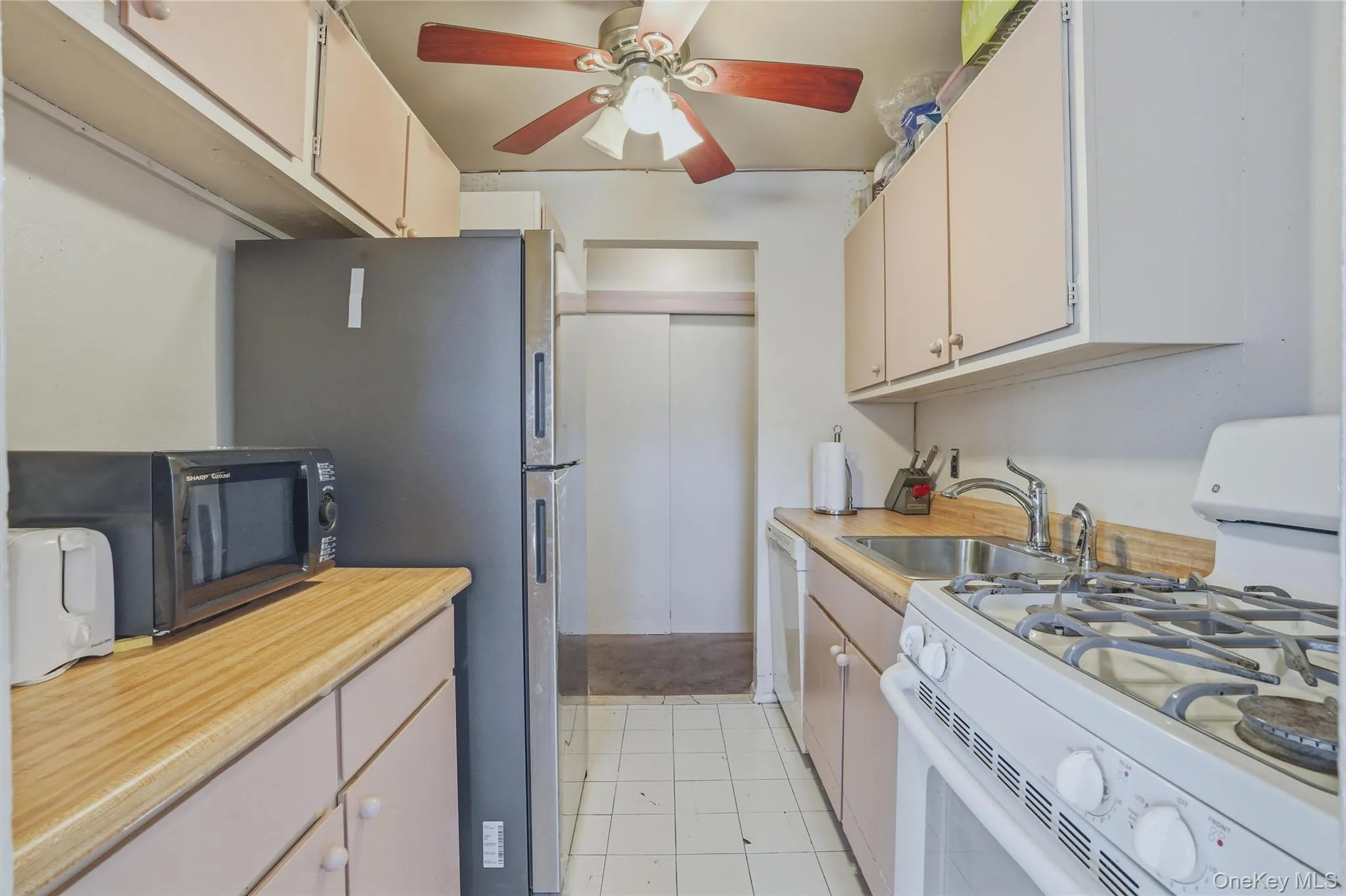 2241 Palmer Avenue, New Rochelle, NY, 2 Bedrooms Bedrooms, 5 Rooms Rooms,2 BathroomsBathrooms,Residential,For Rent,Palmer,0,1009062 2241 Palmer Avenue, New Rochelle, NY, 2 Bedrooms Bedrooms, 5 Rooms Rooms,2 BathroomsBathrooms,Residential,For Rent,Palmer,0,1009062