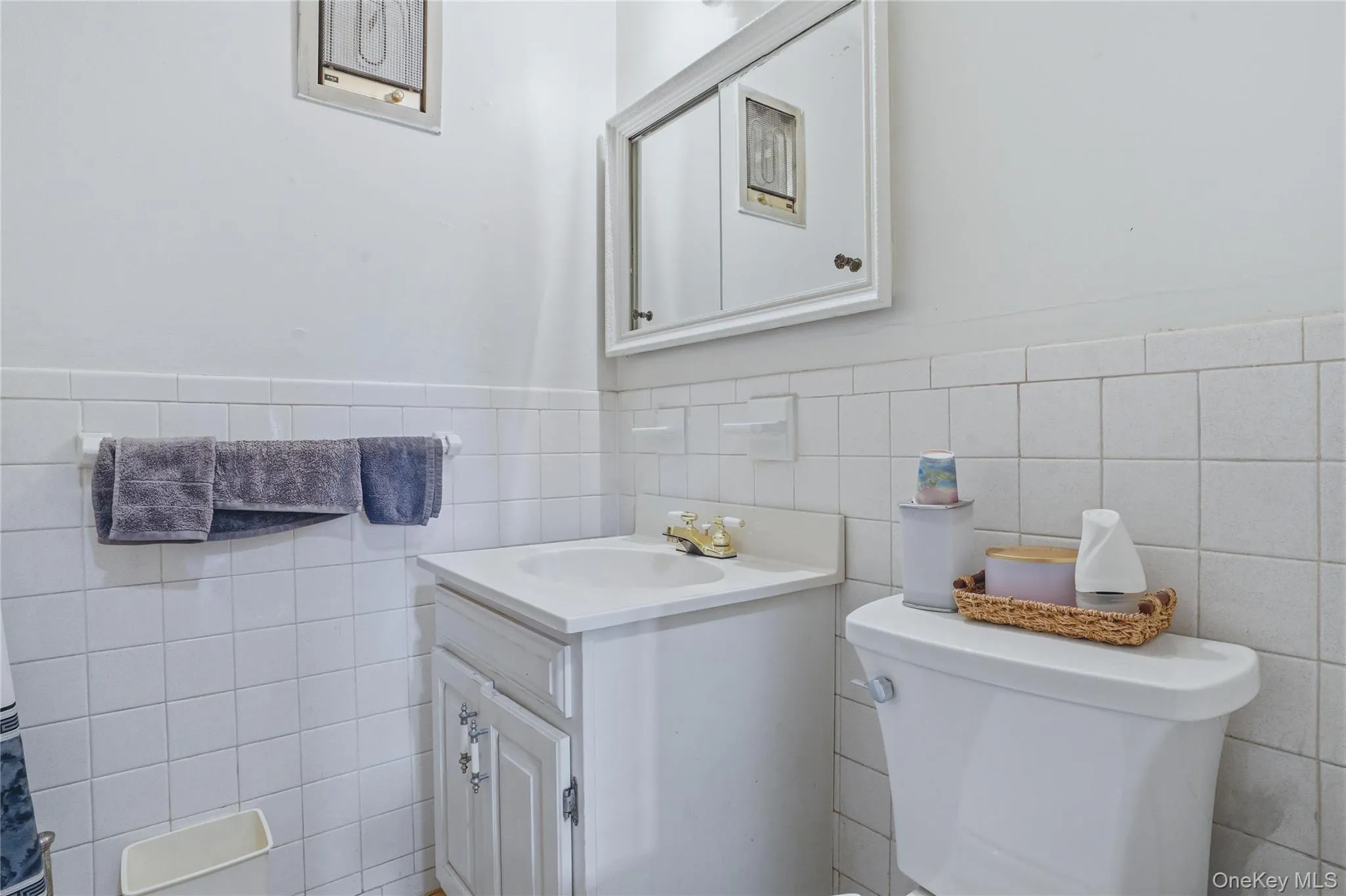 Hall bath Hall bath
