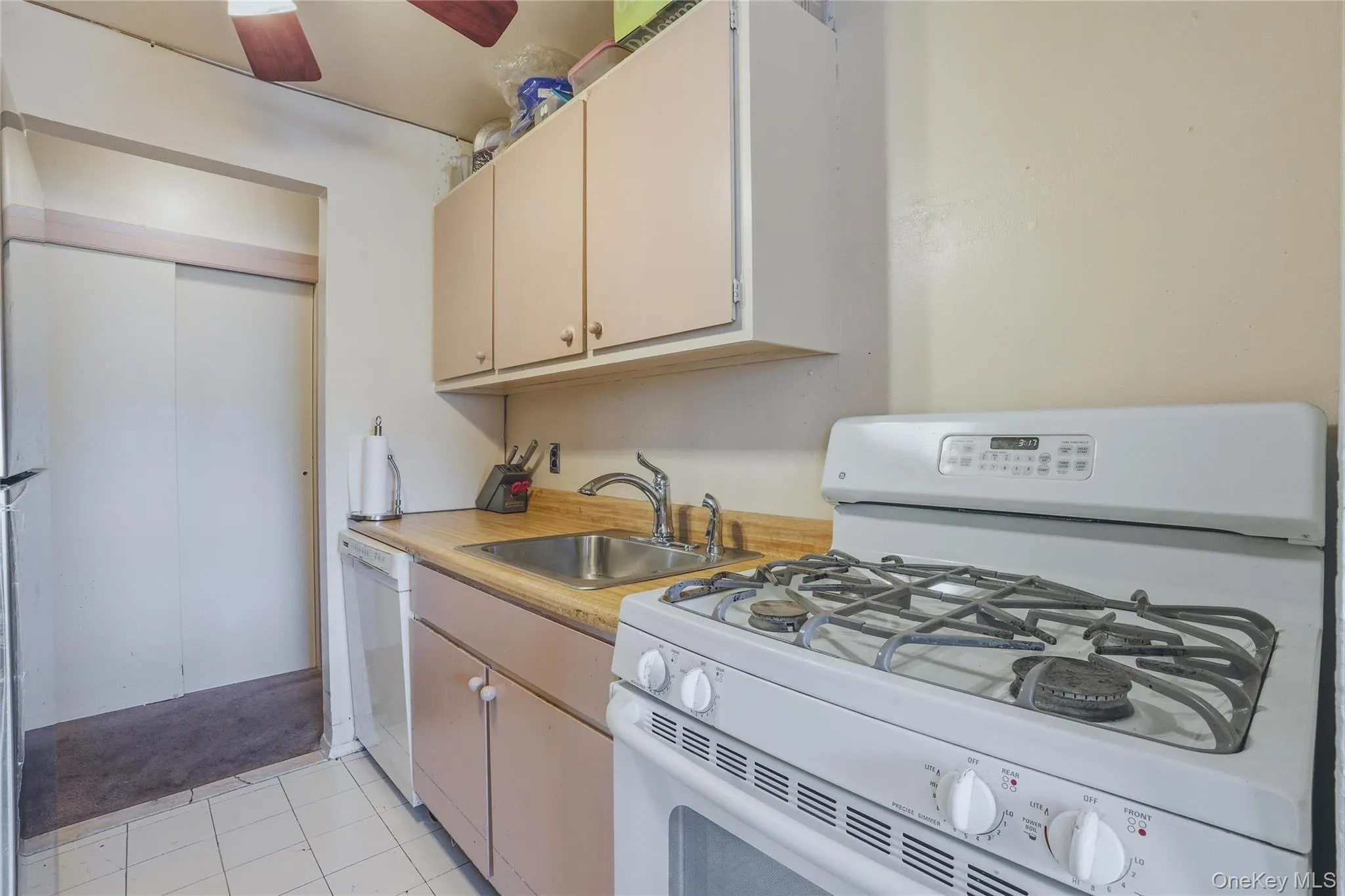 2241 Palmer Avenue, New Rochelle, NY, 2 Bedrooms Bedrooms, 5 Rooms Rooms,2 BathroomsBathrooms,Residential,For Rent,Palmer,0,1009062 2241 Palmer Avenue, New Rochelle, NY, 2 Bedrooms Bedrooms, 5 Rooms Rooms,2 BathroomsBathrooms,Residential,For Rent,Palmer,0,1009062