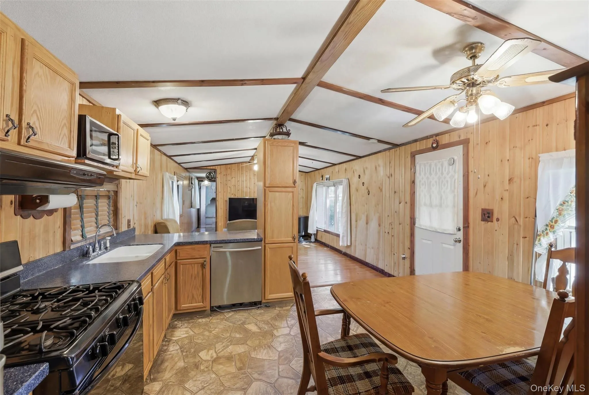 2 Daisy Drive, Port Jervis, NY, 3 Bedrooms Bedrooms, 5 Rooms Rooms,1 BathroomBathrooms,Residential,For Rent,Daisy,0,1009068 2 Daisy Drive, Port Jervis, NY, 3 Bedrooms Bedrooms, 5 Rooms Rooms,1 BathroomBathrooms,Residential,For Rent,Daisy,0,1009068