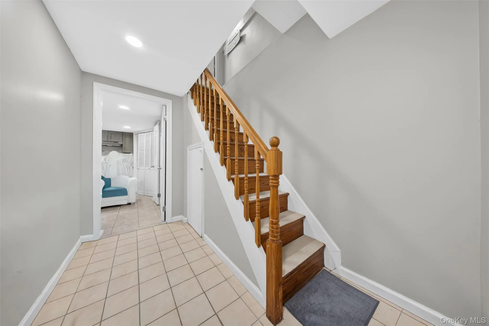 7008 165th Street, New York, NY, 3 Bedrooms Bedrooms, 5 Rooms Rooms,1 BathroomBathrooms,Residential,For Rent,165th,0,1009069 7008 165th Street, New York, NY, 3 Bedrooms Bedrooms, 5 Rooms Rooms,1 BathroomBathrooms,Residential,For Rent,165th,0,1009069