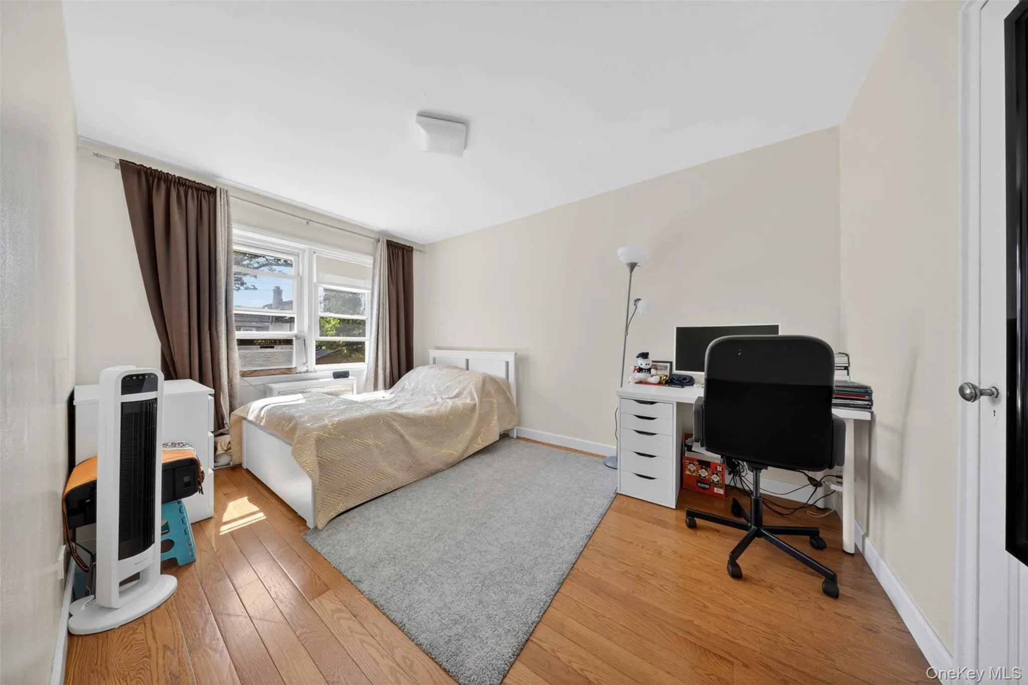7008 165th Street, New York, NY, 3 Bedrooms Bedrooms, 5 Rooms Rooms,1 BathroomBathrooms,Residential,For Rent,165th,0,1009069 7008 165th Street, New York, NY, 3 Bedrooms Bedrooms, 5 Rooms Rooms,1 BathroomBathrooms,Residential,For Rent,165th,0,1009069