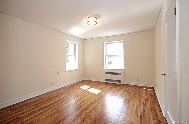 160 Middle Neck Road, North Hempstead, NY, 2 Bedrooms Bedrooms, 4 Rooms Rooms,2 BathroomsBathrooms,Residential Lease,For Rent,Middle Neck,0,1009075 160 Middle Neck Road, North Hempstead, NY, 2 Bedrooms Bedrooms, 4 Rooms Rooms,2 BathroomsBathrooms,Residential Lease,For Rent,Middle Neck,0,1009075