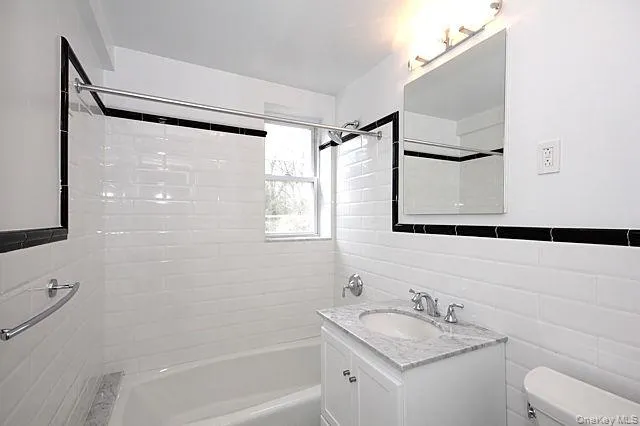160 Middle Neck Road, North Hempstead, NY, 2 Bedrooms Bedrooms, 4 Rooms Rooms,2 BathroomsBathrooms,Residential Lease,For Rent,Middle Neck,0,1009075 160 Middle Neck Road, North Hempstead, NY, 2 Bedrooms Bedrooms, 4 Rooms Rooms,2 BathroomsBathrooms,Residential Lease,For Rent,Middle Neck,0,1009075