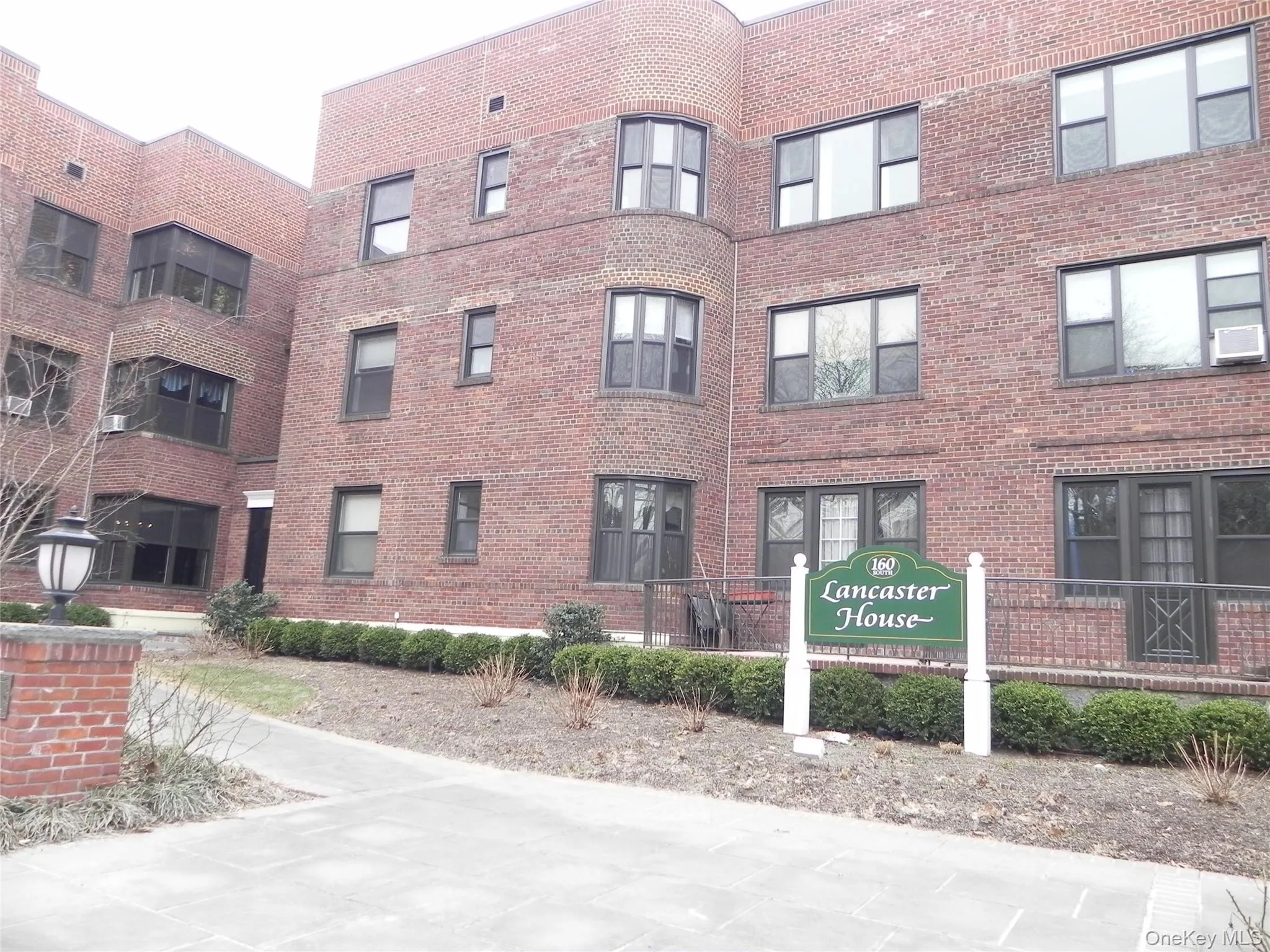 160 Middle Neck Road, North Hempstead, NY, 2 Bedrooms Bedrooms, 4 Rooms Rooms,2 BathroomsBathrooms,Residential Lease,For Rent,Middle Neck,0,1009075 160 Middle Neck Road, North Hempstead, NY, 2 Bedrooms Bedrooms, 4 Rooms Rooms,2 BathroomsBathrooms,Residential Lease,For Rent,Middle Neck,0,1009075