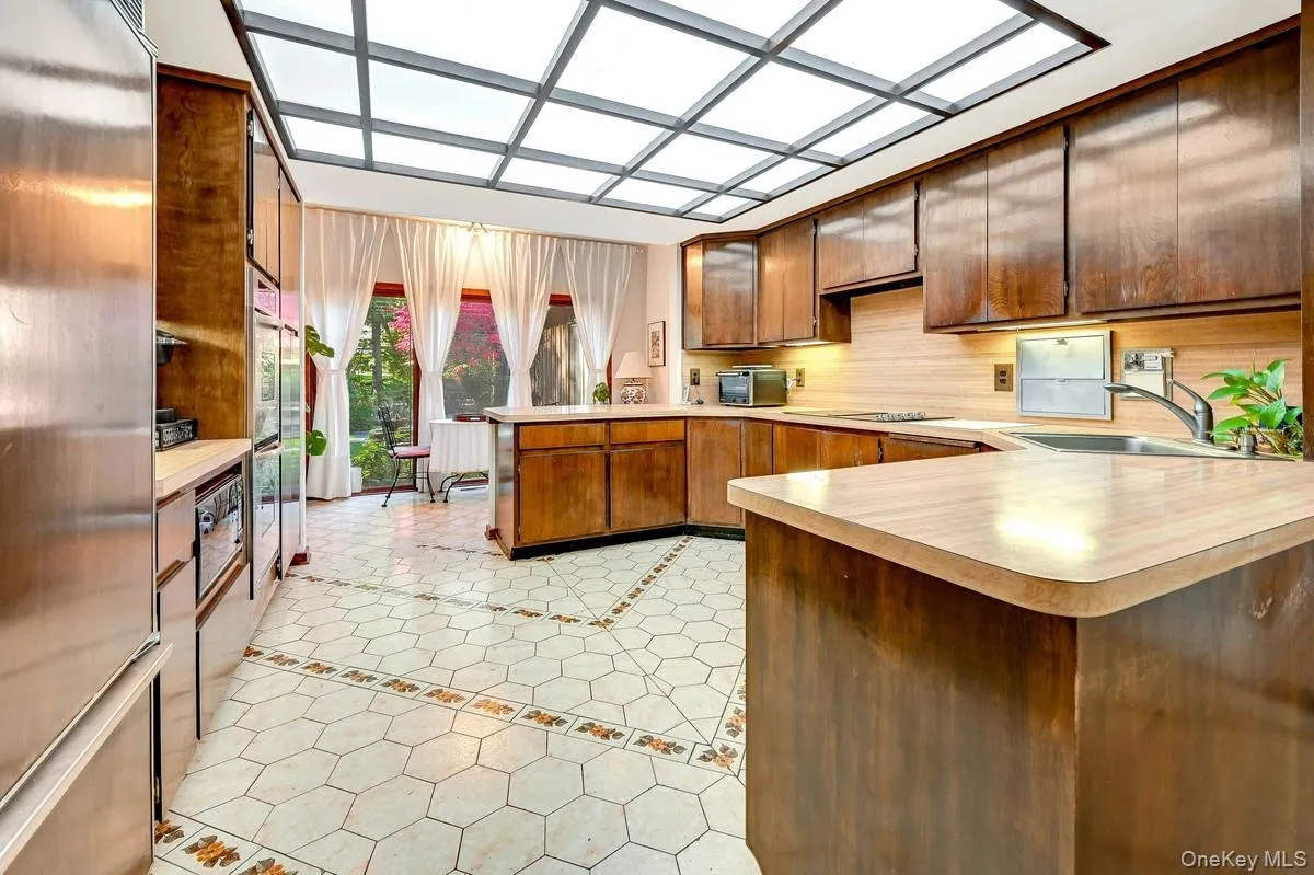 6 Cliffside Drive, Brookhaven, NY, 5 Bedrooms Bedrooms, 11 Rooms Rooms,4 BathroomsBathrooms,Residential,For Rent,Cliffside,0,1009076 6 Cliffside Drive, Brookhaven, NY, 5 Bedrooms Bedrooms, 11 Rooms Rooms,4 BathroomsBathrooms,Residential,For Rent,Cliffside,0,1009076