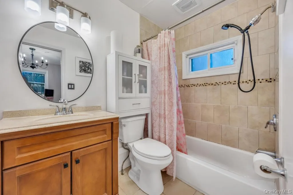 4 Pine Street, Brookhaven, NY, 4 Bedrooms Bedrooms, 8 Rooms Rooms,3 BathroomsBathrooms,Residential,For Rent,Pine,0,1009081 4 Pine Street, Brookhaven, NY, 4 Bedrooms Bedrooms, 8 Rooms Rooms,3 BathroomsBathrooms,Residential,For Rent,Pine,0,1009081