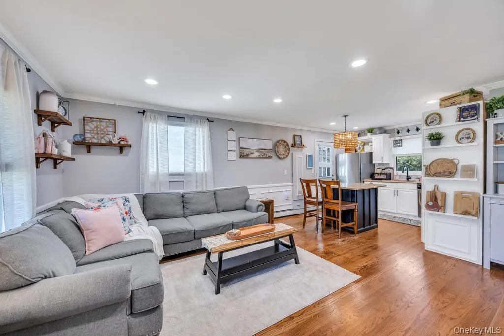 4 Pine Street, Brookhaven, NY, 4 Bedrooms Bedrooms, 8 Rooms Rooms,3 BathroomsBathrooms,Residential,For Rent,Pine,0,1009081 4 Pine Street, Brookhaven, NY, 4 Bedrooms Bedrooms, 8 Rooms Rooms,3 BathroomsBathrooms,Residential,For Rent,Pine,0,1009081