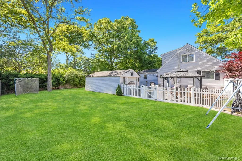 4 Pine Street, Brookhaven, NY, 4 Bedrooms Bedrooms, 8 Rooms Rooms,3 BathroomsBathrooms,Residential,For Rent,Pine,0,1009081 4 Pine Street, Brookhaven, NY, 4 Bedrooms Bedrooms, 8 Rooms Rooms,3 BathroomsBathrooms,Residential,For Rent,Pine,0,1009081