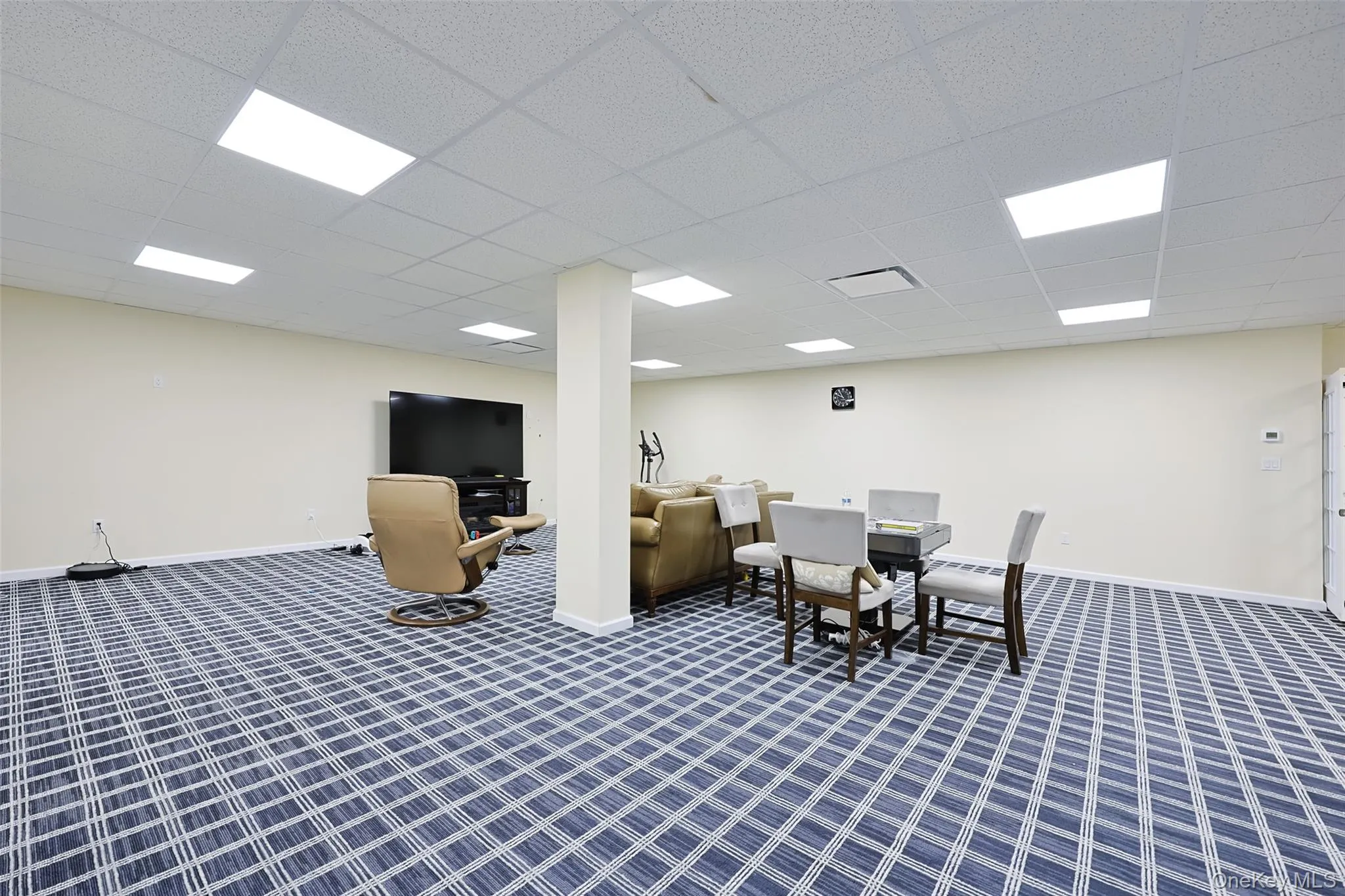 78 Swan Court, North Hempstead, NY, 7 Bedrooms Bedrooms, 12 Rooms Rooms,7 BathroomsBathrooms,Residential,For Rent,Swan,0,1009083 78 Swan Court, North Hempstead, NY, 7 Bedrooms Bedrooms, 12 Rooms Rooms,7 BathroomsBathrooms,Residential,For Rent,Swan,0,1009083