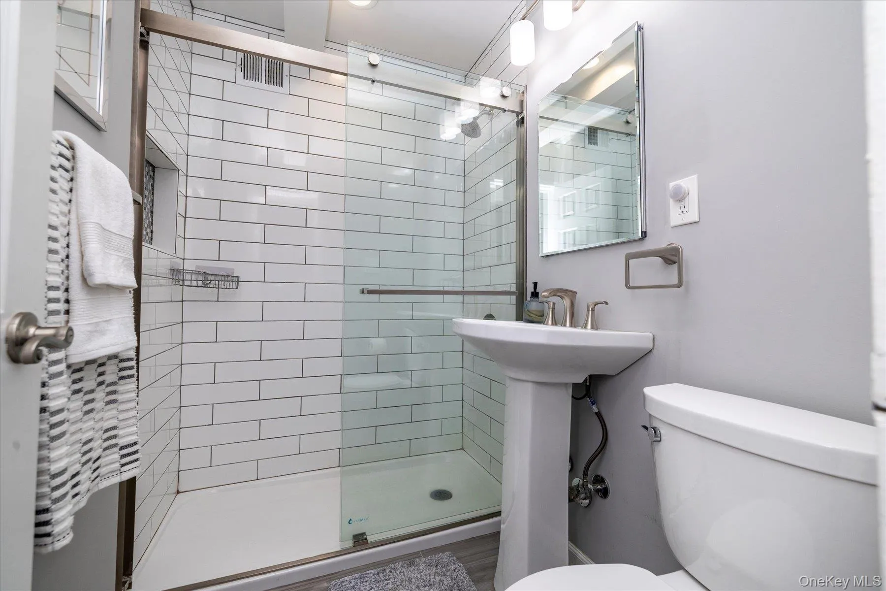 410 Broadway, Long Beach, NY, 1 Bedroom Bedrooms, 4 Rooms Rooms,1 BathroomBathrooms,Residential,For Rent,Broadway,0,1009084 410 Broadway, Long Beach, NY, 1 Bedroom Bedrooms, 4 Rooms Rooms,1 BathroomBathrooms,Residential,For Rent,Broadway,0,1009084