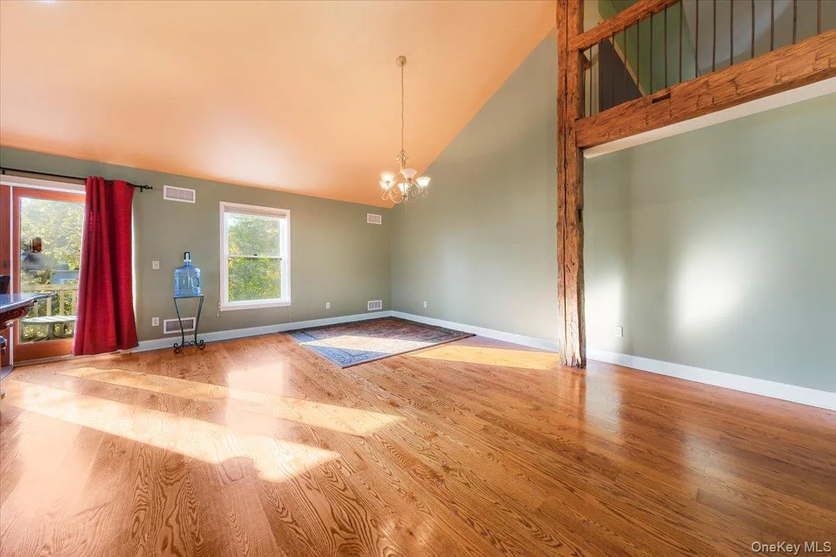 1403 Kings Highway, Chester Town, NY, 3 Bedrooms Bedrooms, 6 Rooms Rooms,2 BathroomsBathrooms,Residential Lease,For Rent,Kings,0,1009085 1403 Kings Highway, Chester Town, NY, 3 Bedrooms Bedrooms, 6 Rooms Rooms,2 BathroomsBathrooms,Residential Lease,For Rent,Kings,0,1009085