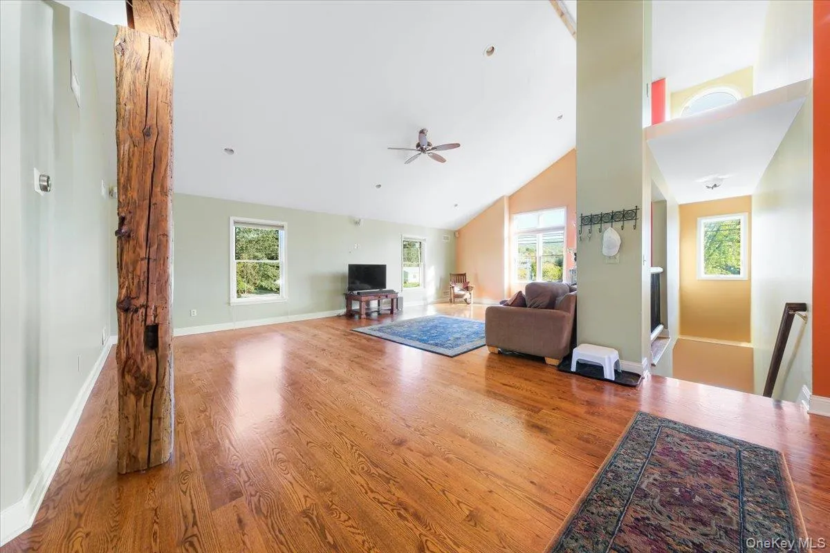 1403 Kings Highway, Chester Town, NY, 3 Bedrooms Bedrooms, 6 Rooms Rooms,2 BathroomsBathrooms,Residential Lease,For Rent,Kings,0,1009085 1403 Kings Highway, Chester Town, NY, 3 Bedrooms Bedrooms, 6 Rooms Rooms,2 BathroomsBathrooms,Residential Lease,For Rent,Kings,0,1009085