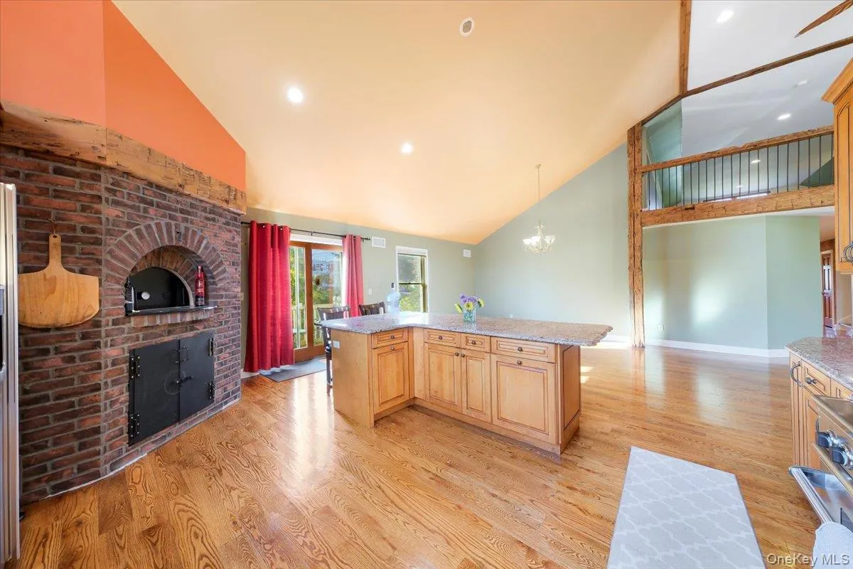 1403 Kings Highway, Chester Town, NY, 3 Bedrooms Bedrooms, 6 Rooms Rooms,2 BathroomsBathrooms,Residential Lease,For Rent,Kings,0,1009085 1403 Kings Highway, Chester Town, NY, 3 Bedrooms Bedrooms, 6 Rooms Rooms,2 BathroomsBathrooms,Residential Lease,For Rent,Kings,0,1009085