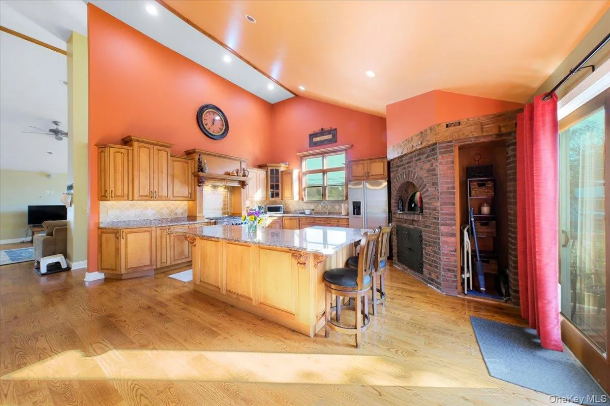 1403 Kings Highway, Chester Town, NY, 3 Bedrooms Bedrooms, 6 Rooms Rooms,2 BathroomsBathrooms,Residential Lease,For Rent,Kings,0,1009085 1403 Kings Highway, Chester Town, NY, 3 Bedrooms Bedrooms, 6 Rooms Rooms,2 BathroomsBathrooms,Residential Lease,For Rent,Kings,0,1009085