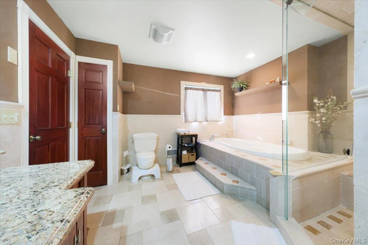 1403 Kings Highway, Chester Town, NY, 3 Bedrooms Bedrooms, 6 Rooms Rooms,2 BathroomsBathrooms,Residential Lease,For Rent,Kings,0,1009085 1403 Kings Highway, Chester Town, NY, 3 Bedrooms Bedrooms, 6 Rooms Rooms,2 BathroomsBathrooms,Residential Lease,For Rent,Kings,0,1009085