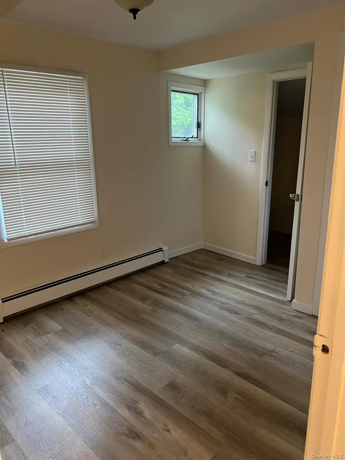 8 Lyons Street, Huntington, NY, 2 Bedrooms Bedrooms, 4 Rooms Rooms,1 BathroomBathrooms,Residential Lease,For Rent,Lyons,0,1009092 8 Lyons Street, Huntington, NY, 2 Bedrooms Bedrooms, 4 Rooms Rooms,1 BathroomBathrooms,Residential Lease,For Rent,Lyons,0,1009092