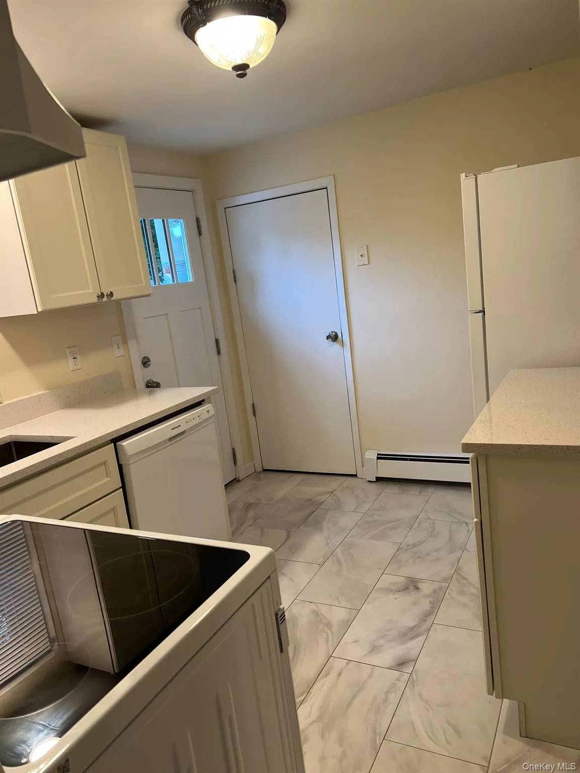 8 Lyons Street, Huntington, NY, 2 Bedrooms Bedrooms, 4 Rooms Rooms,1 BathroomBathrooms,Residential Lease,For Rent,Lyons,0,1009092 8 Lyons Street, Huntington, NY, 2 Bedrooms Bedrooms, 4 Rooms Rooms,1 BathroomBathrooms,Residential Lease,For Rent,Lyons,0,1009092