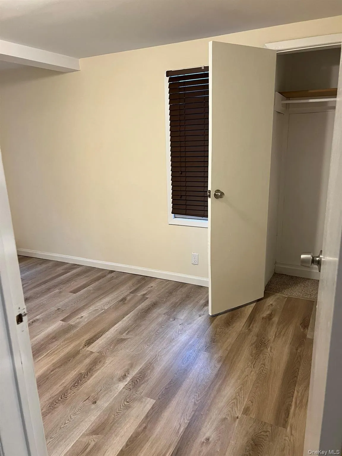 8 Lyons Street, Huntington, NY, 2 Bedrooms Bedrooms, 4 Rooms Rooms,1 BathroomBathrooms,Residential Lease,For Rent,Lyons,0,1009092 8 Lyons Street, Huntington, NY, 2 Bedrooms Bedrooms, 4 Rooms Rooms,1 BathroomBathrooms,Residential Lease,For Rent,Lyons,0,1009092