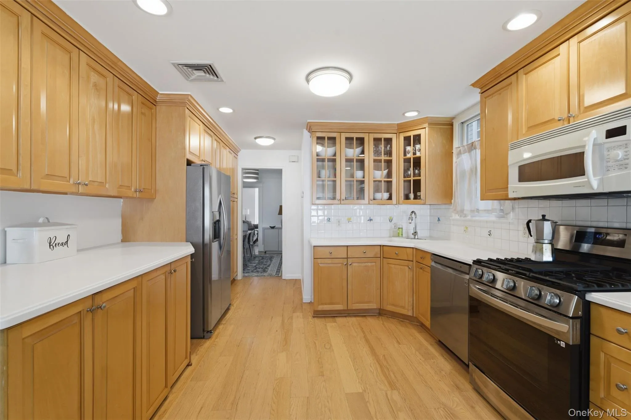 27 Dutcher Street, Greenburgh, NY, 3 Bedrooms Bedrooms, 9 Rooms Rooms,1 BathroomBathrooms,Residential Lease,For Rent,Dutcher,0,1009095 27 Dutcher Street, Greenburgh, NY, 3 Bedrooms Bedrooms, 9 Rooms Rooms,1 BathroomBathrooms,Residential Lease,For Rent,Dutcher,0,1009095