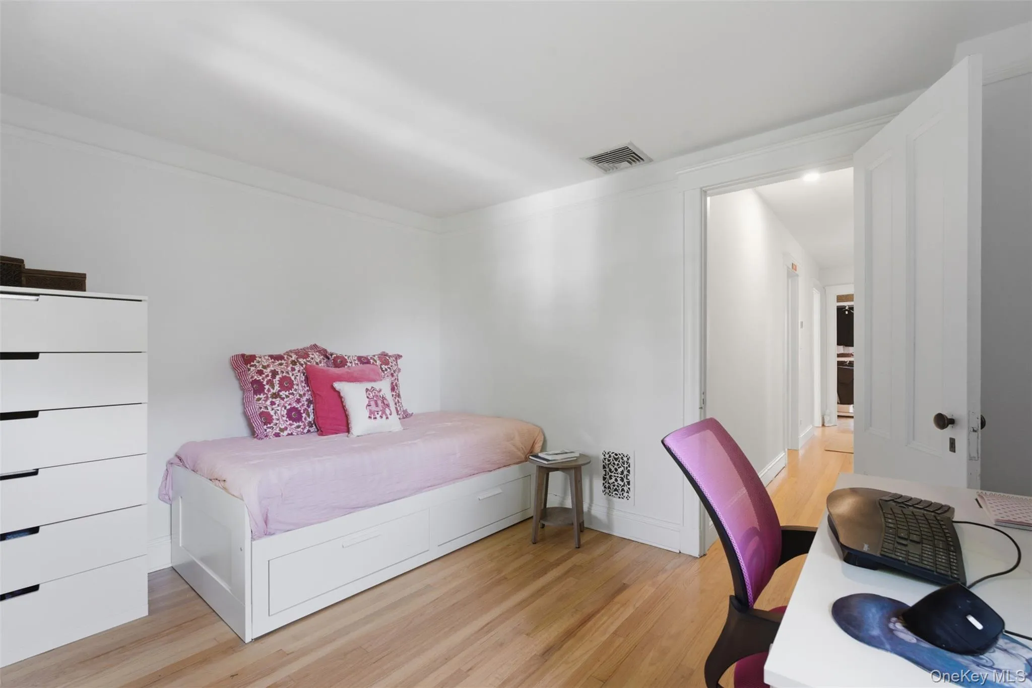 27 Dutcher Street, Greenburgh, NY, 3 Bedrooms Bedrooms, 9 Rooms Rooms,1 BathroomBathrooms,Residential Lease,For Rent,Dutcher,0,1009095 27 Dutcher Street, Greenburgh, NY, 3 Bedrooms Bedrooms, 9 Rooms Rooms,1 BathroomBathrooms,Residential Lease,For Rent,Dutcher,0,1009095