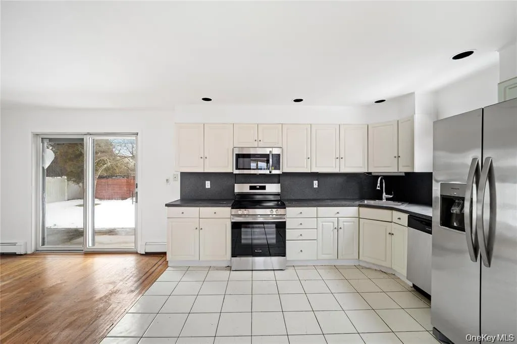 24 Elderberry Road, Oyster Bay, NY, 4 Bedrooms Bedrooms, 7 Rooms Rooms,2 BathroomsBathrooms,Residential Lease,For Rent,Elderberry,0,1009104 24 Elderberry Road, Oyster Bay, NY, 4 Bedrooms Bedrooms, 7 Rooms Rooms,2 BathroomsBathrooms,Residential Lease,For Rent,Elderberry,0,1009104