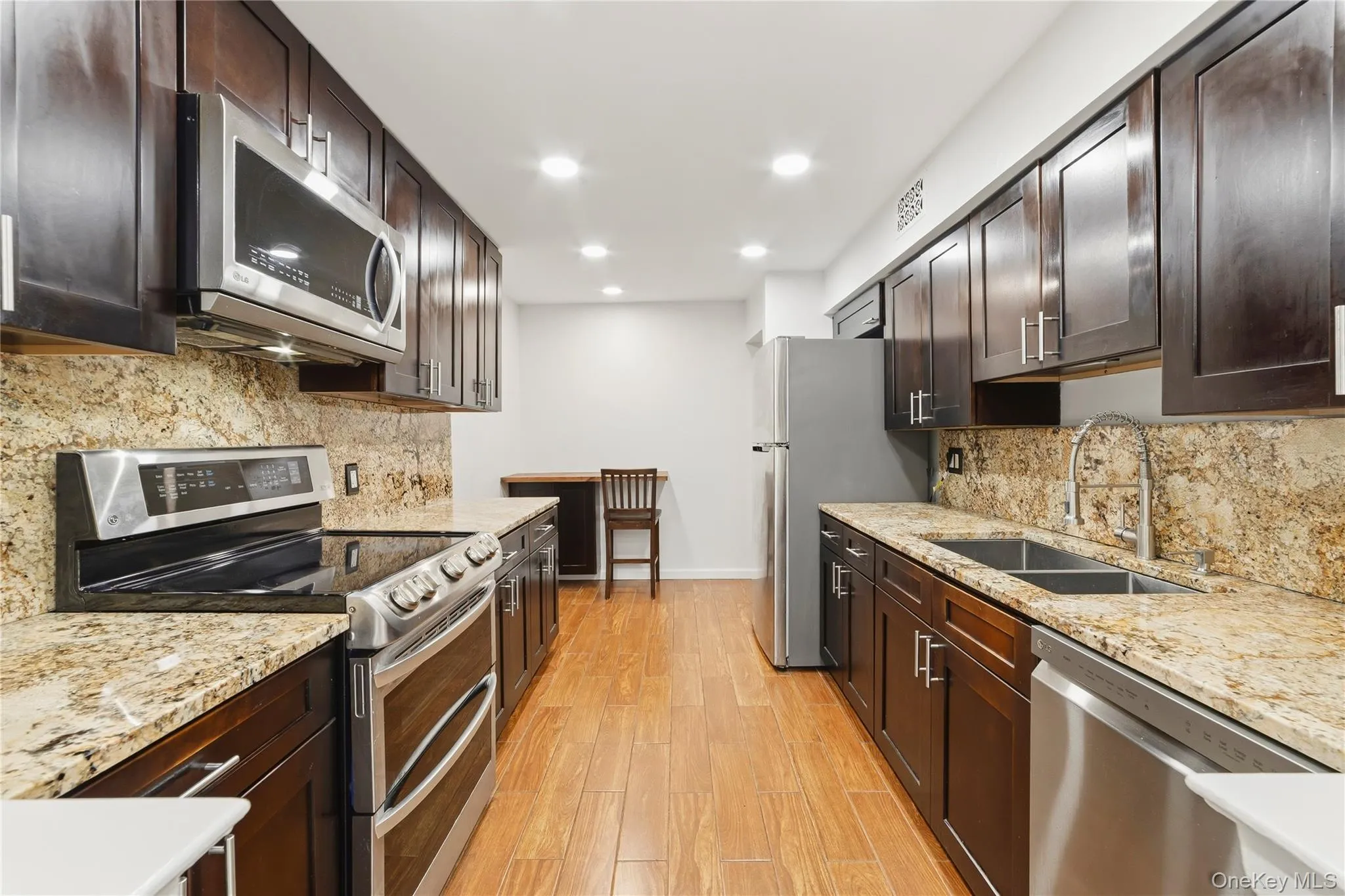 Kitchen Features: Renovated 2017, SS Appliances, Granite Tops, Soft Close Doors and Drawers, Recessed Lighting, Large Under-mount Dual Sink Kitchen Features: Renovated 2017, SS Appliances, Granite Tops, Soft Close Doors and Drawers, Recessed Lighting, Large Under-mount Dual Sink