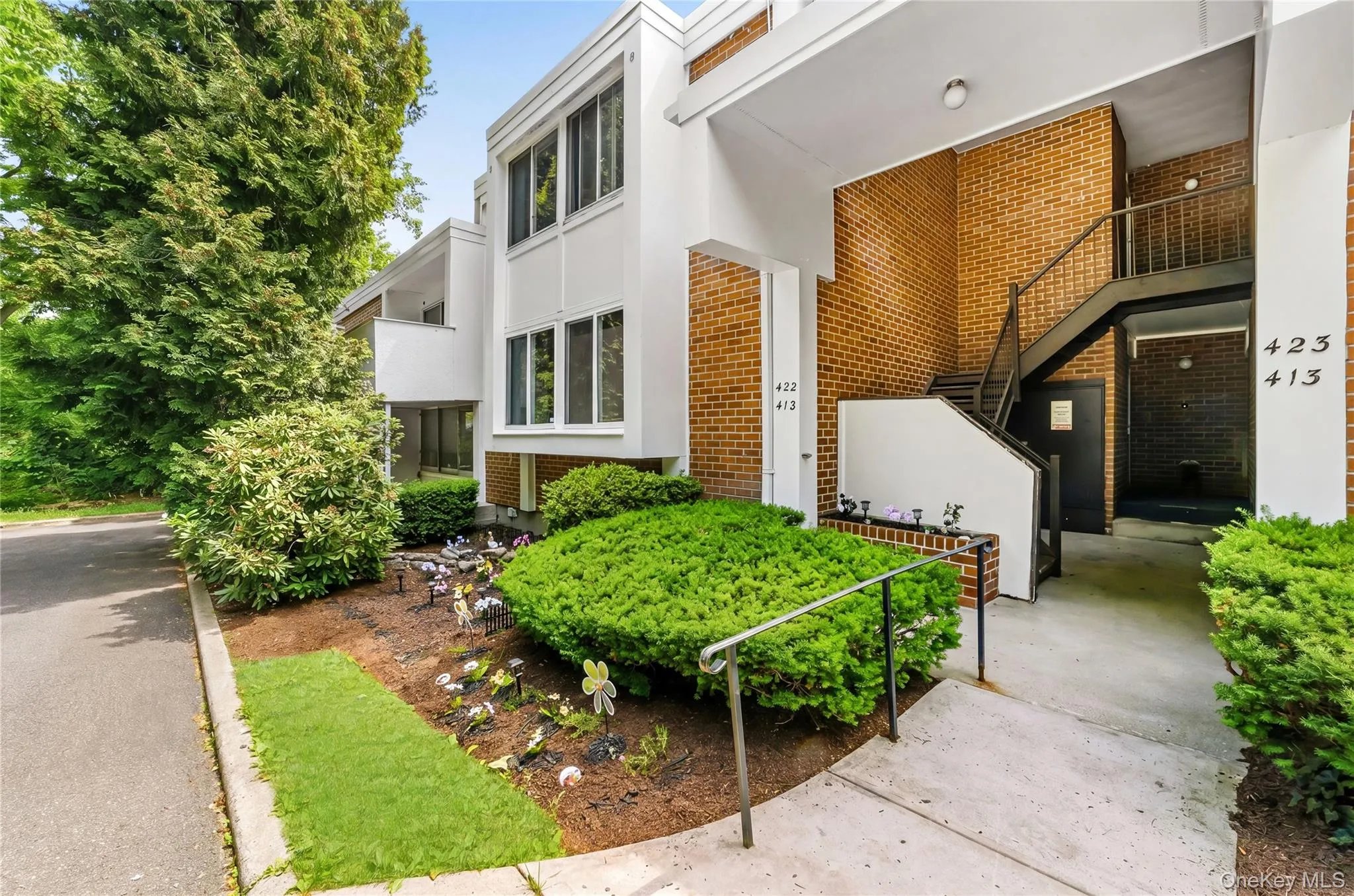 Main Entrance: Deeded Parking Spot 2 Right in Front Main Entrance: Deeded Parking Spot 2 Right in Front