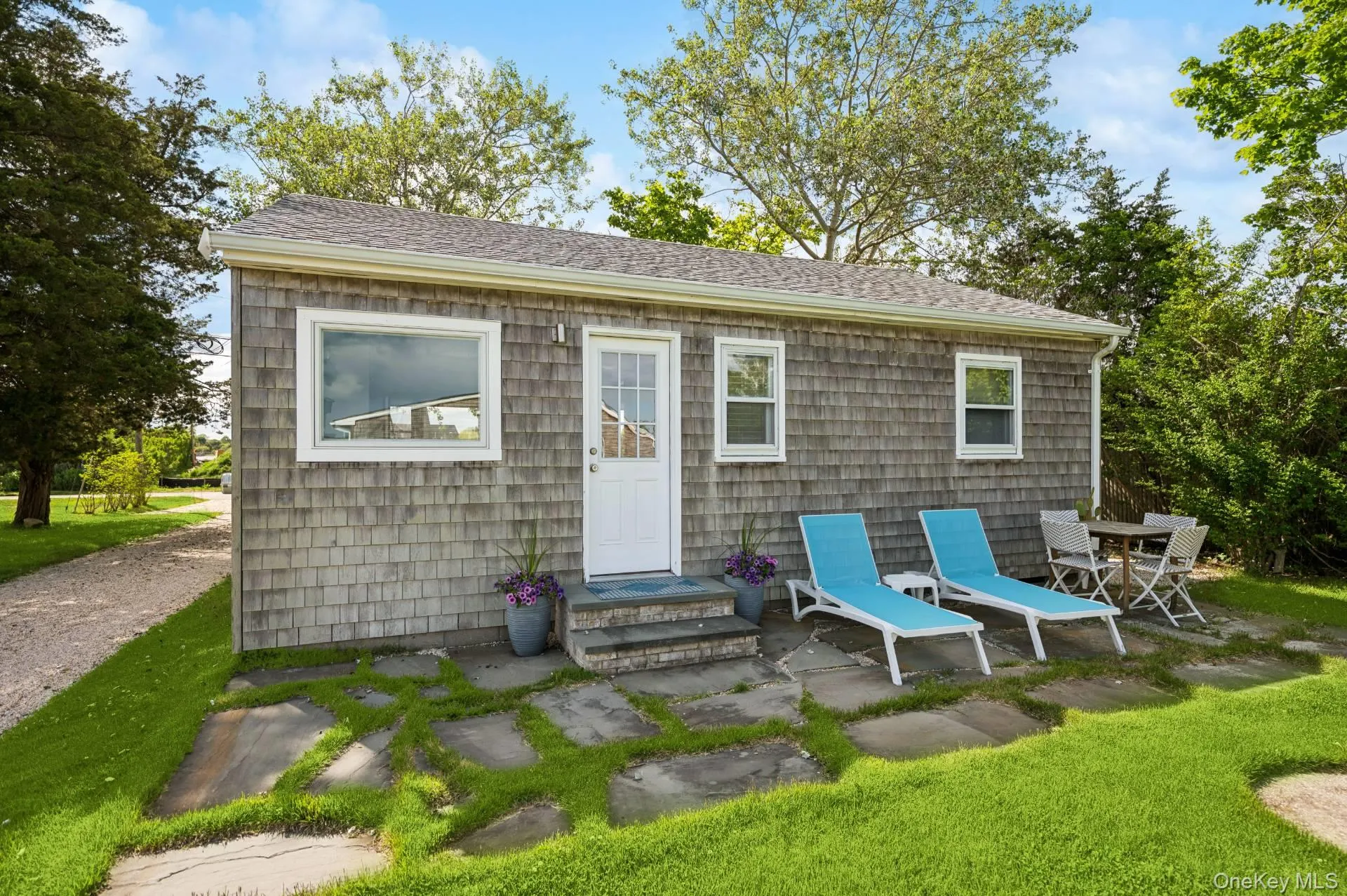 108 Little Neck Road, Southampton, NY, 4 Bedrooms Bedrooms, 6 Rooms Rooms,3 BathroomsBathrooms,Residential Lease,For Rent,Little Neck,0,1009106 108 Little Neck Road, Southampton, NY, 4 Bedrooms Bedrooms, 6 Rooms Rooms,3 BathroomsBathrooms,Residential Lease,For Rent,Little Neck,0,1009106